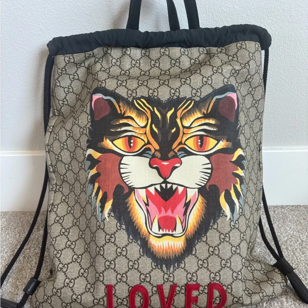 Authentic Gucci Beige Tiger Print Backpack with Black Accents - Picture 9 of 9
